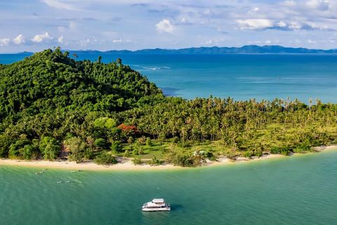 Khao Lak: Swift Power Catamaran Glide to James Bond Island