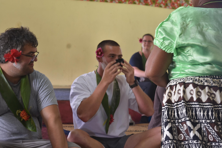 Sigatoka: Cave and Village Tour with Lunch and Transfers