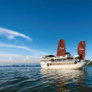 Da Hanoi: crociera di 2 giorni e 1 notte nella baia di Ha Long con pasti
