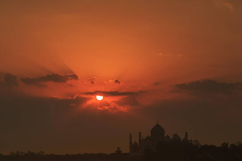 Von Jaipur aus: Private Agra Sonnenaufgangstour mit Guide und Taxi