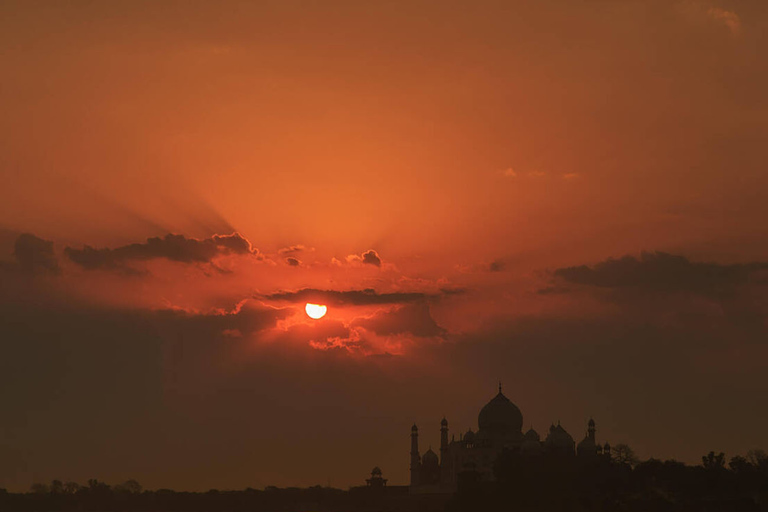 Von Jaipur aus: Private Agra Sonnenaufgangstour mit Guide und Taxi