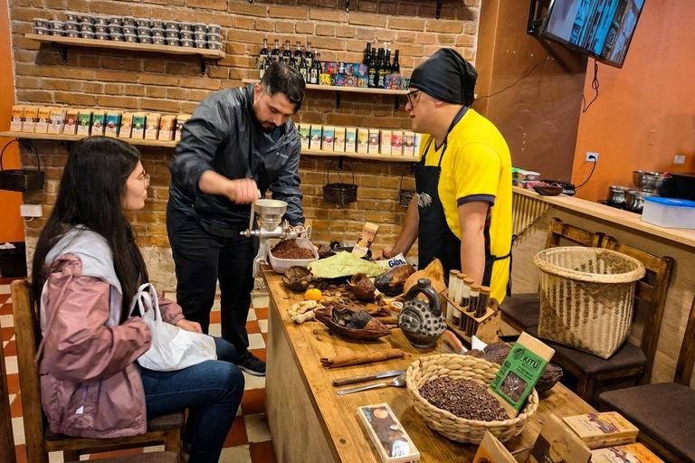 Quito: Immersive Historic Center, Sightseeing Tour, and Cocoa Food Tasting Quito: Immersive Historic Center, Sightseeing Tour, and Cocoa Tasting