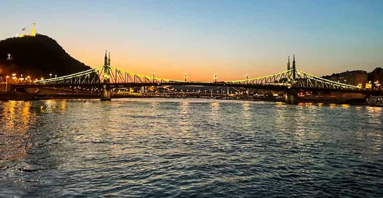 Budapest: City Highlights Sightseeing Cruise photo 5