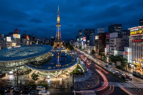 Nagoya: Retro Izakaya Bar Hopping & Night Walking Tour - Image 2