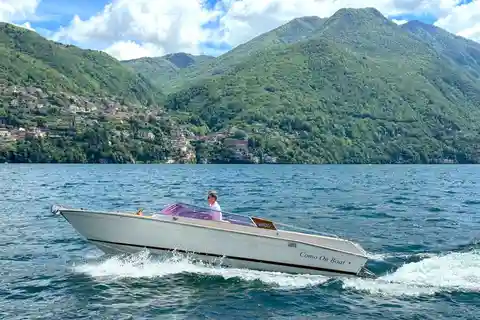 Lake Como: Exclusive Lake Tour by Private Boat with Captain