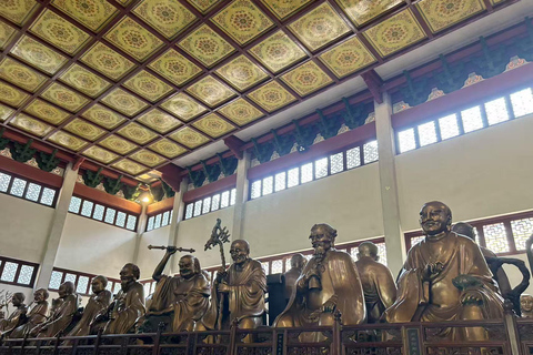 جولة خاصة شاملة كلياً في أبرز معالم مدينة شنغهايAll Inclusive Tour