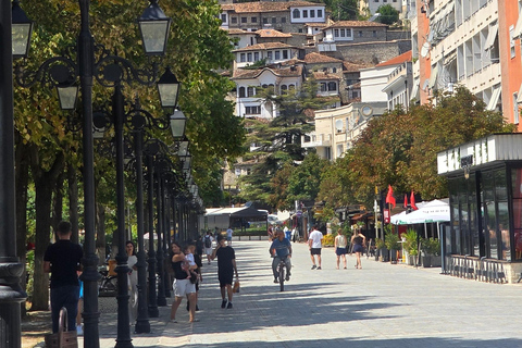 地拉那：贝拉特私人一日旅行（含持证导游）Tirana: Berat Private Day Trip with Certified Guide