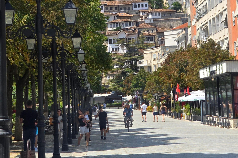 地拉那：贝拉特私人一日旅行（含持证导游）Tirana: Berat Private Day Trip with Certified Guide