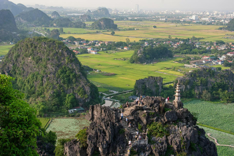 Private Da Nang or Hoi An: To Hue Transfer with Scenic Stops