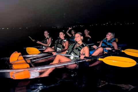 Vieques : excursion nocturne en kayak dans la baie bioluminescente avec guide