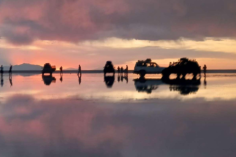 5-day tour of Uyuni and Red Lagoon with bus ride