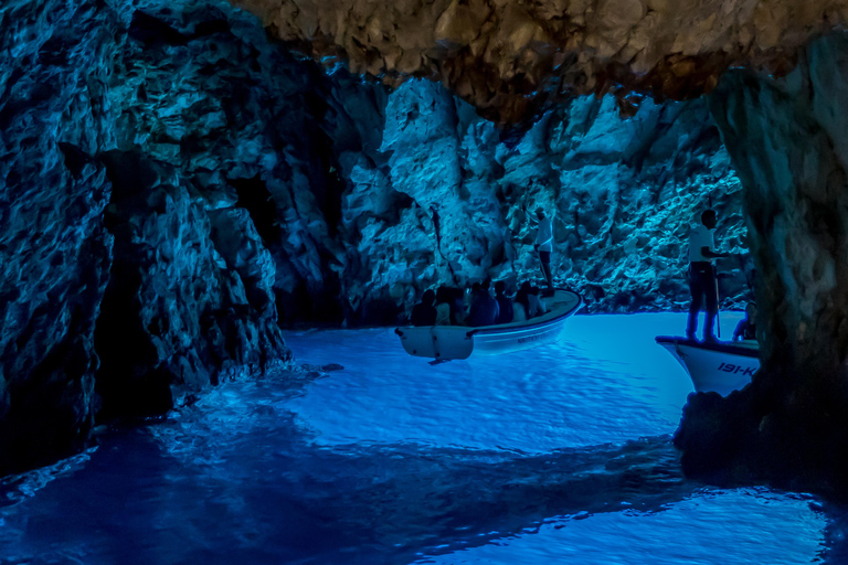 Ze Splitu w Chorwacji: Błękitna Jaskinia i wycieczka na 5 wysp HvarZ Trogiru w Chorwacji: Błękitna Jaskinia i 5 wysp Hvar