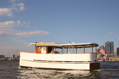 Boston: Harbor Cruise on 1920s-Inspired Yacht