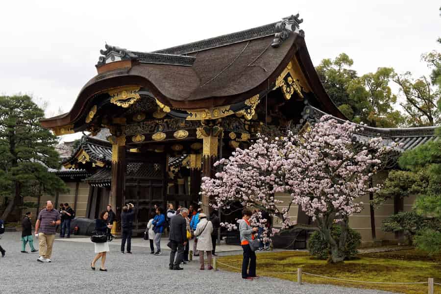 Kyoto: Imperial Palace & Nijo Castle Guided Walking Tour. Foto: GetYourGuide Kyoto: Imperial Palace & Nijo Castle Guided Walking Tour. Foto: GetYourGuide