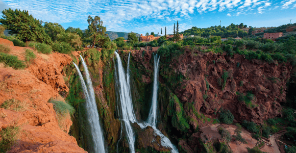 Depuis Marrakech : cascades d&#39;Ouzoud, randonnée guidée, bateau et déjeuner
