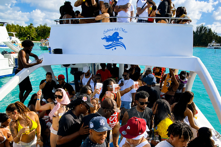 King of Kings Punta Cana – VIP Party Boat with DJ, Open Bar