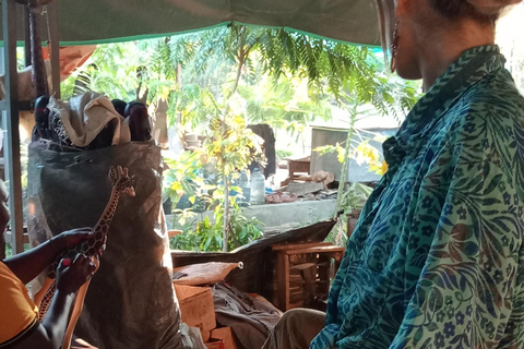 Mtwapa: JumbaRuins &amp; BushVillage Dagsutflykt och middag i byn.