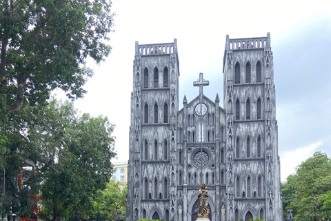 河内吉普车探索之旅：河内希尔顿、城堡、B52和火车站乘坐吉普车探索河内市