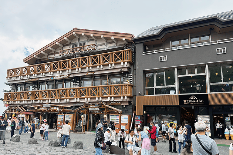 Tokyo: Monte Fuji, Pagoda Chureito, Lago Kawaguchi Tour in spagnolo