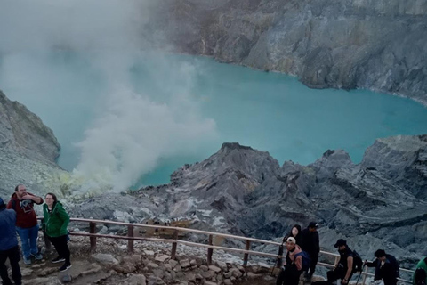 Desde Yogyakarta: Excursión de 3 días al Monte Bromo, Ijen y alojamiento