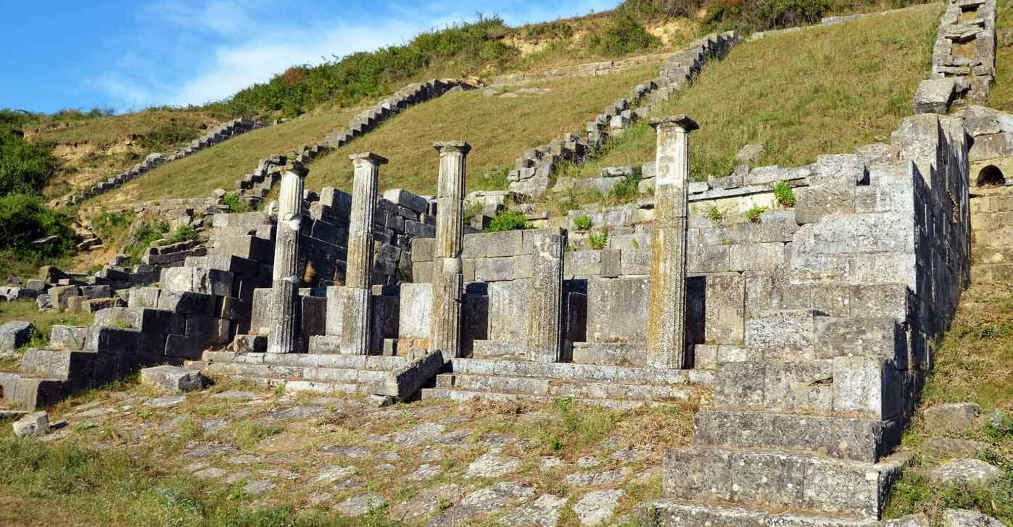 Tiran'dan & Durres, Berat, Gjirokastra & Riviera 2 Günde - Hizvo