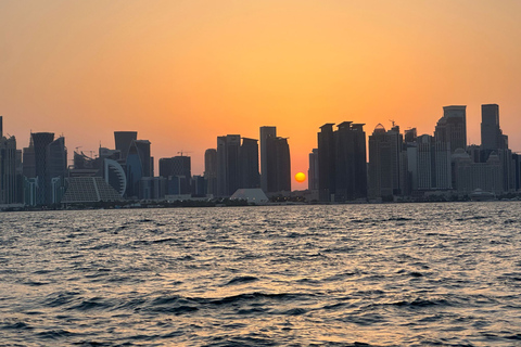 Doha : Croisière au coucher du soleil avec boissons