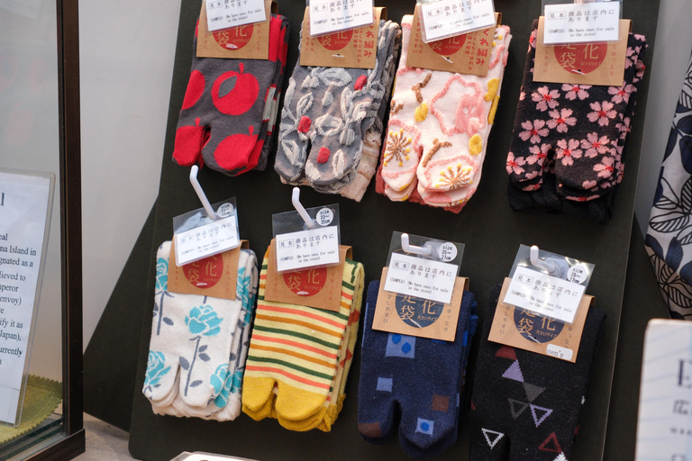 Fukuoka: Hakata Old Town Culture Tour with Craft Workshop