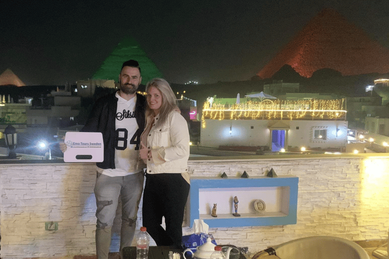 Il Cairo: Cena privata presso le Piramidi con spettacolo di luciIl Cairo: cena privata alle piramidi con spettacolo di luci