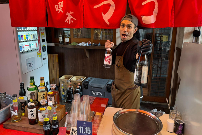 Tokyo: Tsukiji Fish Market Walking Tour with a Local Guide Tokyo: Tsukiji Fish Market Tour with Food Tastings