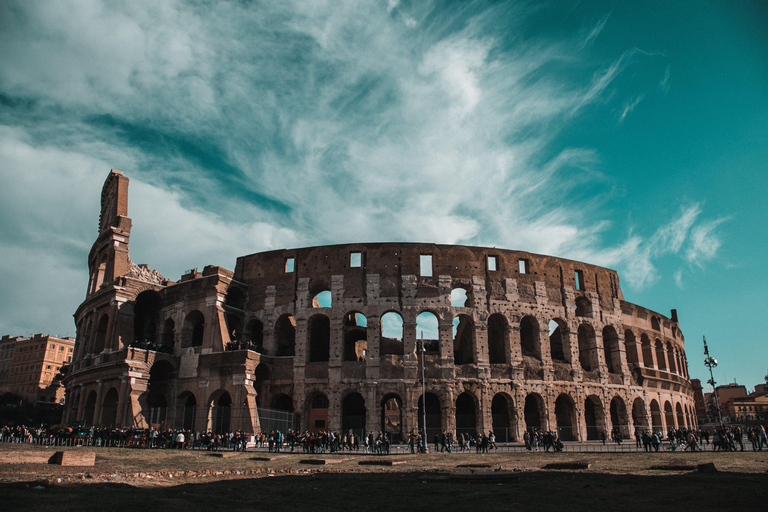 Rome: Colosseum, Forum, Palatine with Breakfast or Aperitif Colosseum, Roman Forum and Palatine Hill with Breakfast