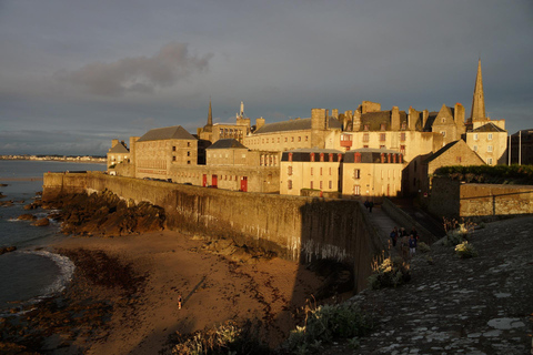 Saint-Malo &amp; Dinard- Day Trip with luxury minivan from Paris