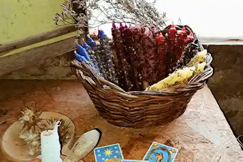 Plantes et éléments naturels pour la sorcellerie et le tarot