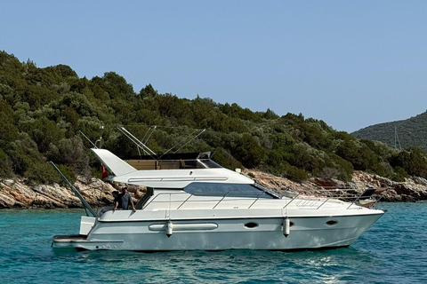 Bodrum: Private Motoryacht Tour with swimming stops & lunch