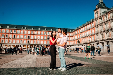 Madrid: Fotógrafos de viajes y vacaciones personalesCity Trekker: 3 Horas y 75 Fotos en 3-4 Ubicaciones