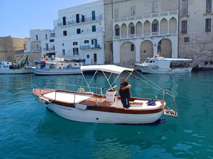 Gozzo boat tour along the Monopoli coast