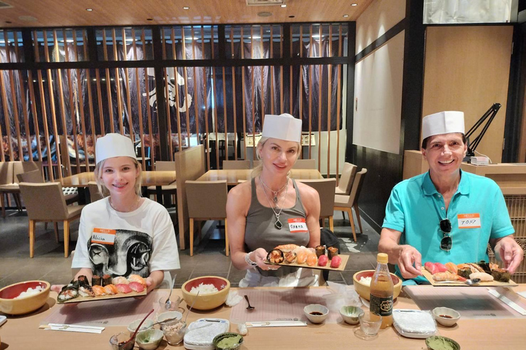 Ginza, Tóquio: faz sushi e aprende a filetar peixe com facasAula de sushi: filetagem de peixe e afiação de facas japonesas