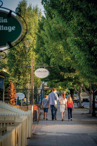Adelaide Hills & Hahndorf: At-Your-Pace Hop-On Hop-Off Tour