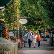 Adelaide Hills & Hahndorf: Hop-On Hop-Off Tour