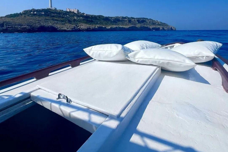 Torre Vado: Guided Boat Tour to the Caves with Swimming Stops and Aperitif