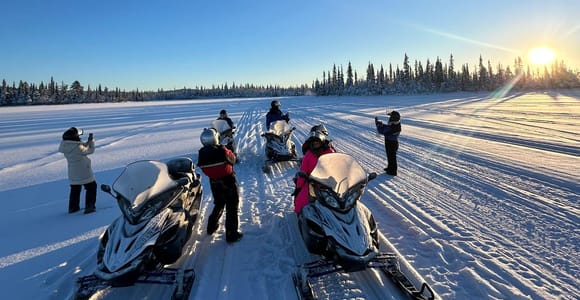 Kiruna: Snowmobile Tour with Goulash Soup