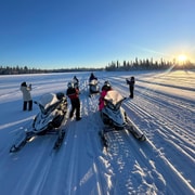 Kiruna : excursion en motoneige avec soupe de goulasch
