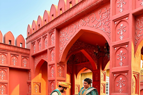 Jaipur: Chokhi Dhani village tour with Rajasthani dinner