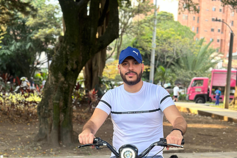 Medellín City Tour mit dem E-Bike: Das Beste in 4 Stunden, inklusive Mittagessen