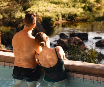 Sessão de relaxamento em um spa termal nórdico