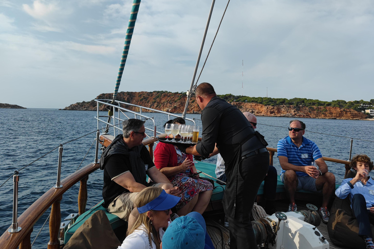 Athènes : Agistri et Aegina Yacht Tour avec déjeuner et baignade