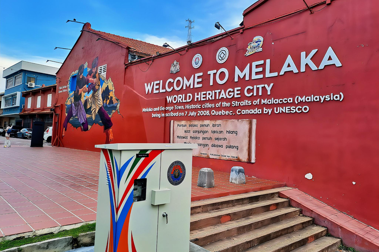 Da Kuala Lumpur: tour serale di Malacca con crociera sul fiumeTour condiviso con servizio di prelievo in hotel