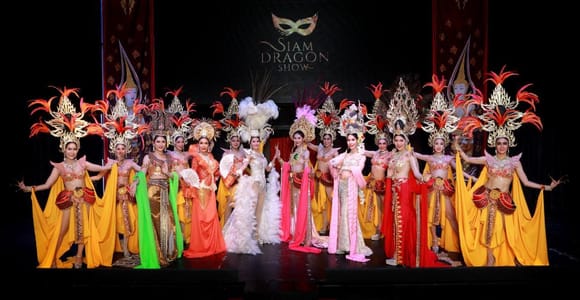 Chiang Mai: Siam Dragon Cabaret Show with Optional Transfer