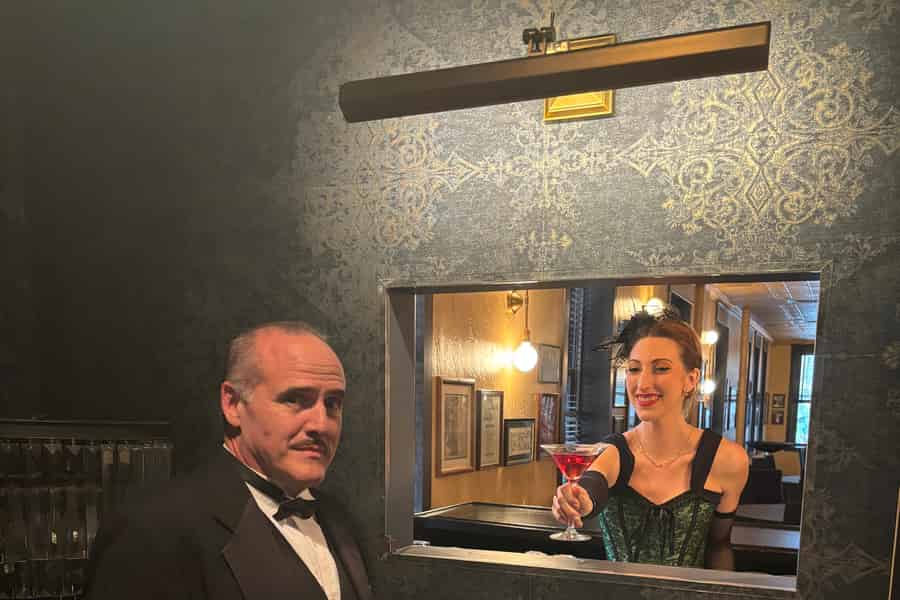 Nitti's Supper Club: Chicago-Mobster-Speakeasy-Dinner-Show. Foto: GetYourGuide Nitti's Supper Club: Chicago-Mobster-Speakeasy-Dinner-Show. Foto: GetYourGuide