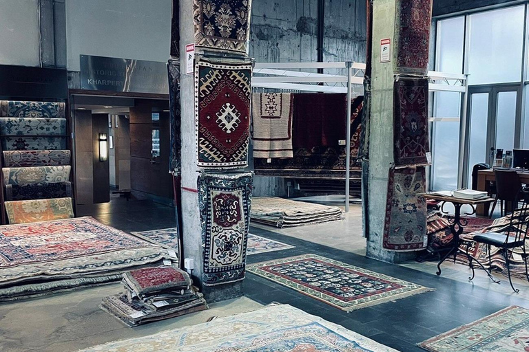 Yerevan: Highlights and Culture Walking Tour with Tastings