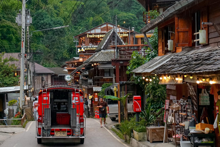 Chiang Mai: excursión de un día al Giant Café y al pueblo de Mae KampongChiang Mai: Excursión de un día al Café Gigante y al pueblo de Mae Kampong